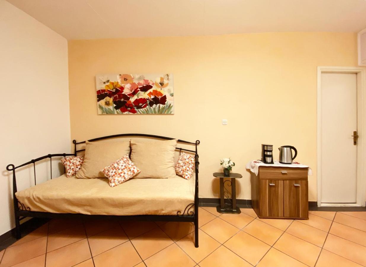 Apt Lavender On Nincevica St- 1 Bedroom Apt 5 Min To The Old Town Of Split Kültér fotó