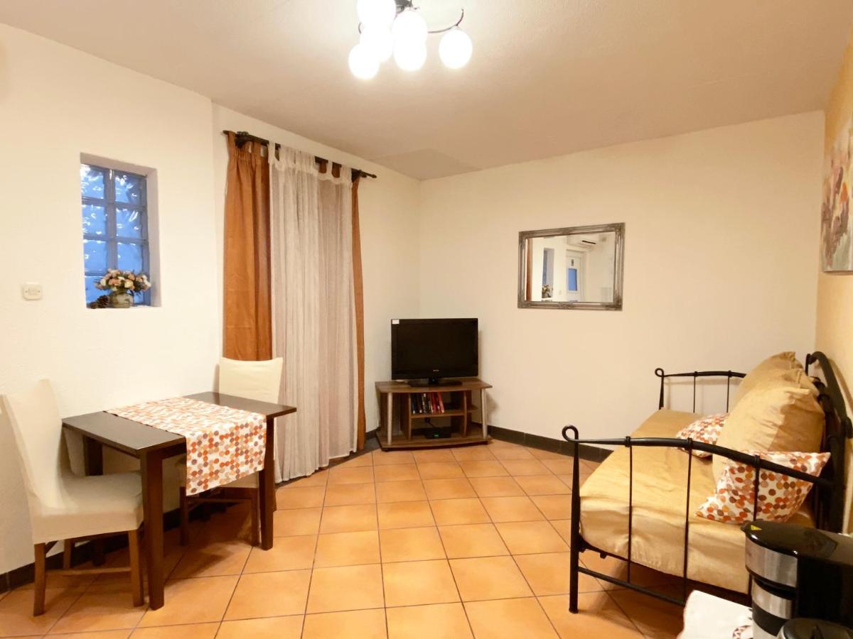 Apt Lavender On Nincevica St- 1 Bedroom Apt 5 Min To The Old Town Of Split Kültér fotó