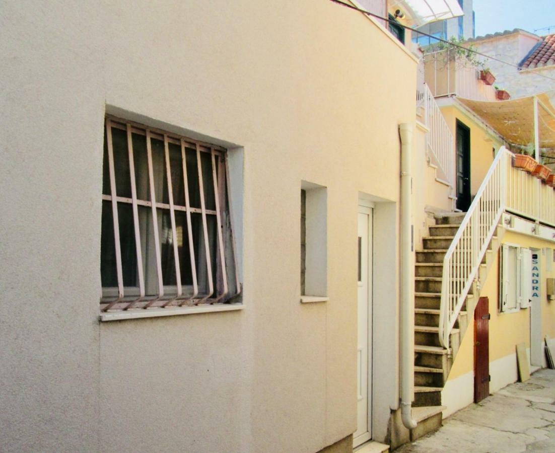 Apt Lavender On Nincevica St- 1 Bedroom Apt 5 Min To The Old Town Of Split Kültér fotó